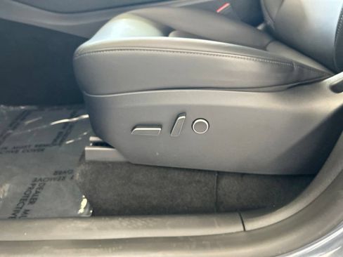 Used 2023 Tesla Model Y Long Range AWD/4WD image 47