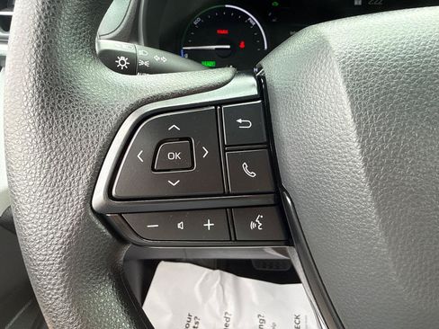 Used 2025 Toyota Sienna LE AWD/4WD image 15