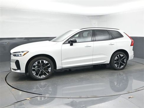 New 2026 Volvo XC60 B5 Plus w/ Protection Package Premier image 4