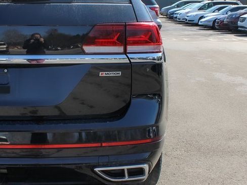 Used 2021 Volkswagen Atlas SE w/ Towing Package image 46