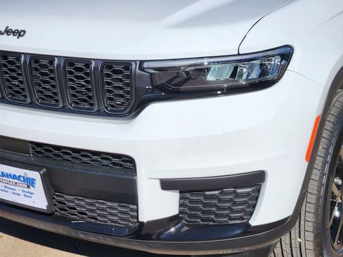 New 2025 Jeep Grand Cherokee L Altitude image 5