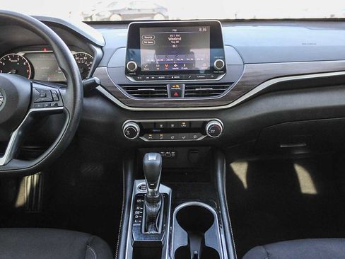 Used 2023 Nissan Altima 2.5 SV image 13