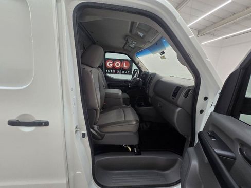 Used 2019 Nissan NV 2500 SV RWD image 18
