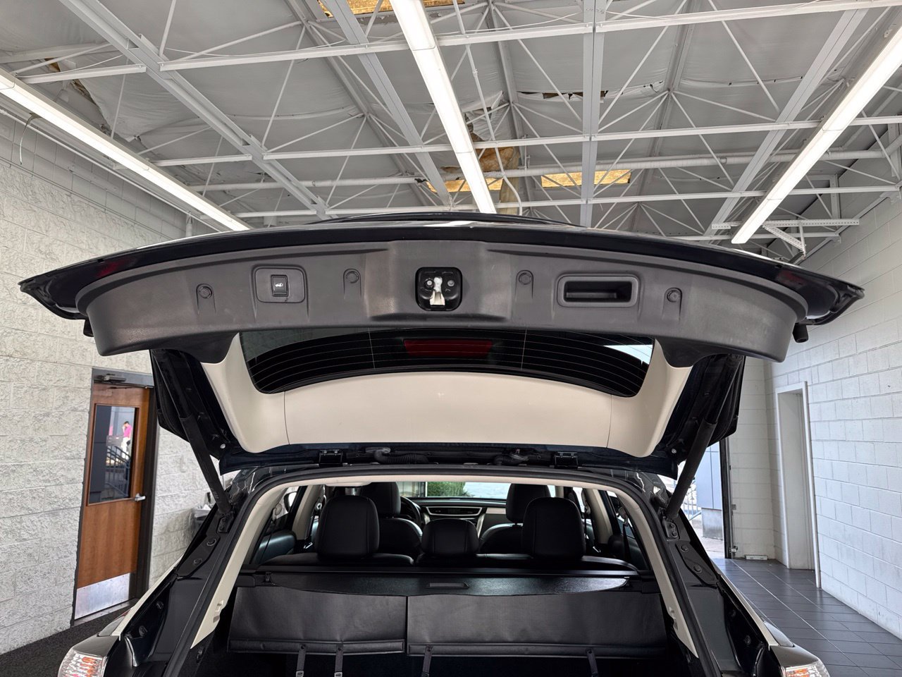 Used 2018 Nissan Murano Platinum w/ Cargo Package FWD image 10