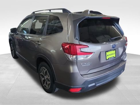 Used 2020 Subaru Forester Premium AWD/4WD image 7