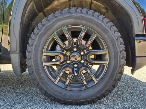 Used 2022 GMC Sierra 1500 Elevation w/ Elevation Premium Package AWD/4WD image 10