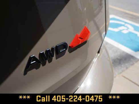 Used 2025 Nissan Rogue SV AWD/4WD image 7