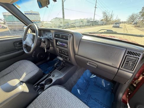 Used 1999 Jeep Cherokee SE image 26