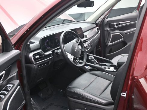 Used 2024 Kia Telluride S w/ S Sunroof Package image 5