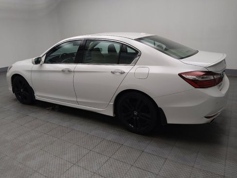 Used 2017 Honda Accord Touring image 3