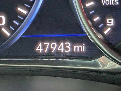 Used 2023 Chevrolet Traverse Premier image 31