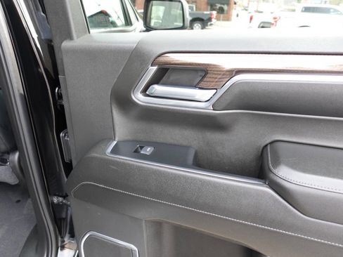 Used 2024 Chevrolet Silverado 1500 LT AWD/4WD image 29