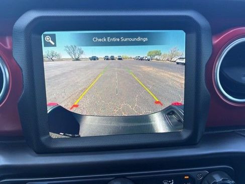 Used 2022 Jeep Gladiator Rubicon w/ LED Lighting Group AWD/4WD image 21