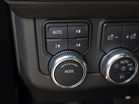 Certified 2024 GMC Yukon XL Denali w/ Advanced Technology Package AWD/4WD image 29