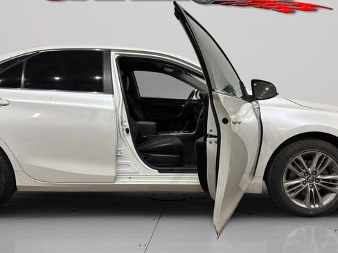 Used 2016 Toyota Camry SE image 17