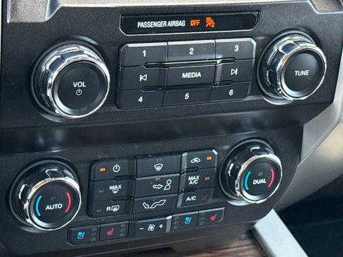 Used 2020 Ford F150 Lariat RWD image 22