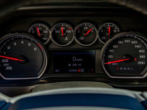 Used 2019 Chevrolet Silverado 1500 LT Trail Boss image 19