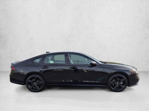 Used 2023 Honda Accord Sport image 4