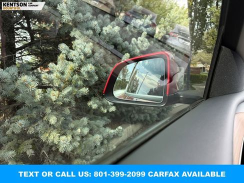 Used 2023 Tesla Model Y Performance image 19