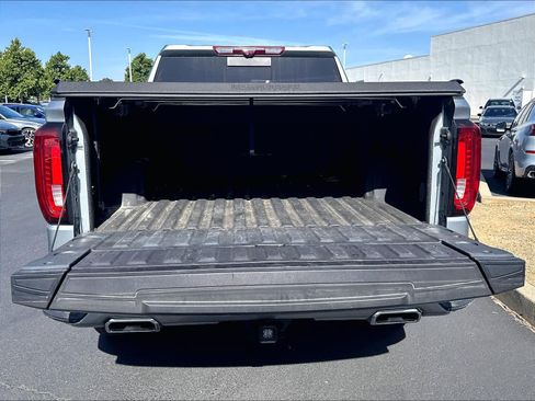 Used 2025 GMC Sierra 1500 AT4 w/ Technology Package AWD/4WD image 10