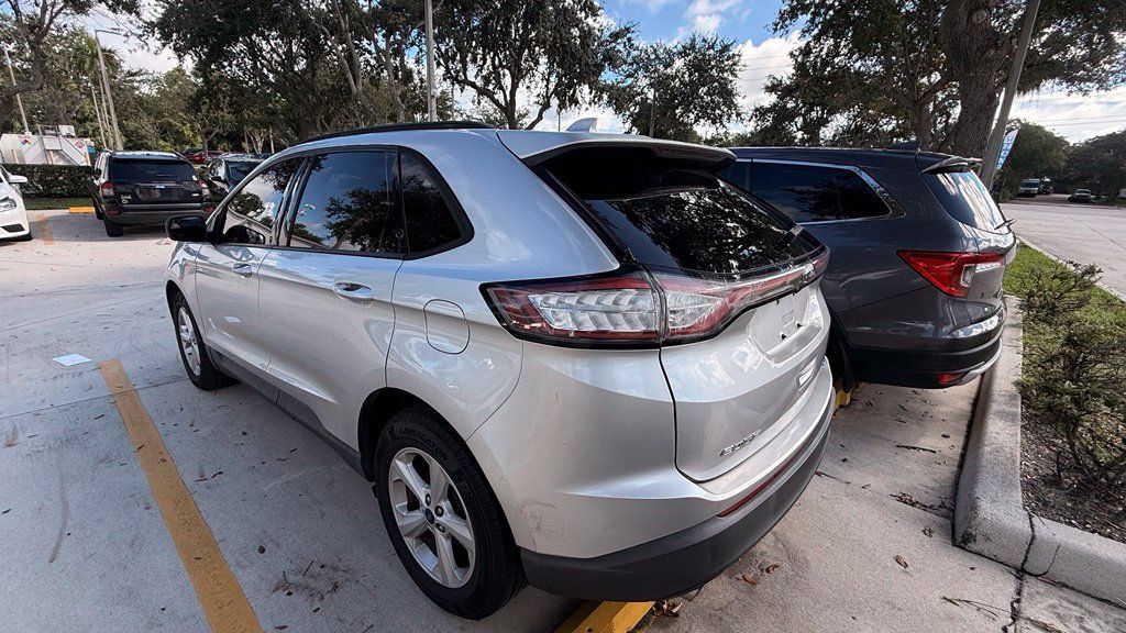 Used 2018 Ford Edge SE FWD image 9