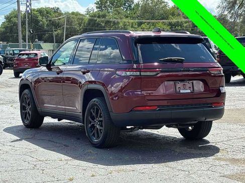 Used 2024 Jeep Grand Cherokee Altitude AWD/4WD image 2