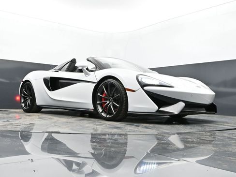 Used 2019 McLaren 570S Spider image 52