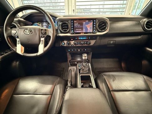 Used 2021 Toyota Tacoma Limited image 22