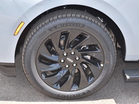 New 2027 Lincoln Navigator Reserve w/ Jet Appearance Package AWD/4WD image 43