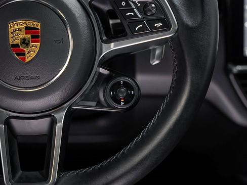 Used 2021 Porsche Cayenne Coupe image 42