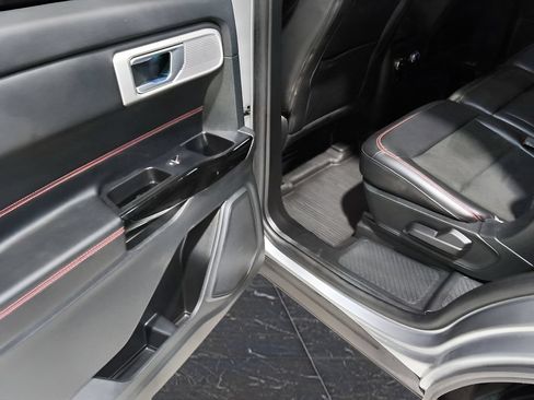 Used 2023 Ford Explorer ST-Line AWD/4WD image 20