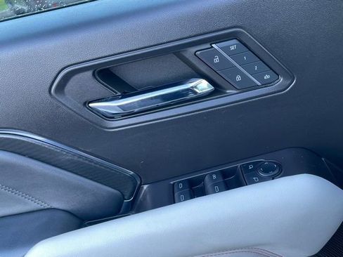 Used 2024 GMC Canyon AT4X AWD/4WD image 24