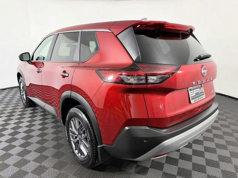 Used 2023 Nissan Rogue S AWD/4WD image 16