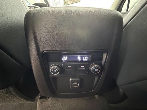 Used 2020 Buick Enclave Essence AWD/4WD image 35
