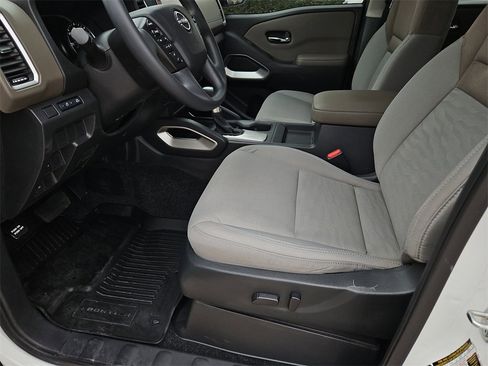 Certified 2024 Nissan Frontier SV image 17