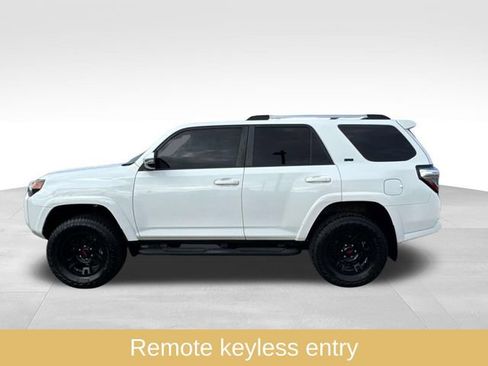 Used 2021 Toyota 4Runner SR5 Premium image 5