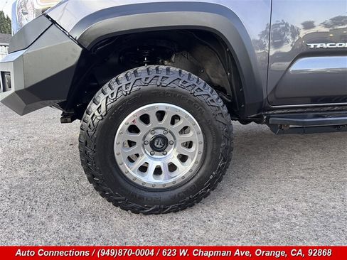 Used 2017 Toyota Tacoma TRD Off-Road w/ Tow Package (A/T) image 35