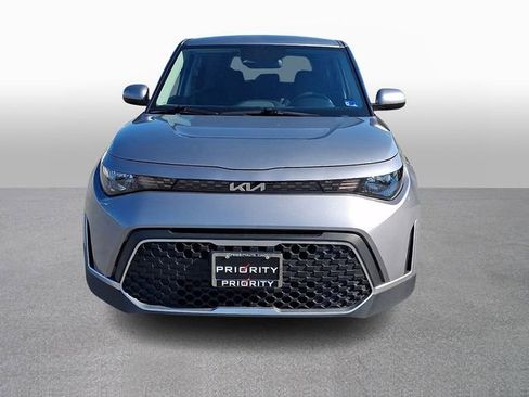 Used 2025 Kia Soul LX w/ LX Technology Package FWD image 2