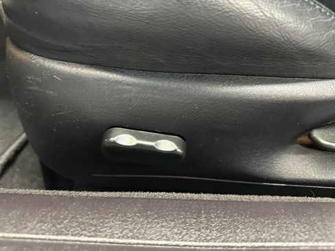 Used 2004 Ford Thunderbird Deluxe image 24