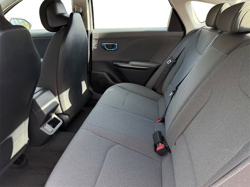 New 2025 Kia K4 LXS image 14