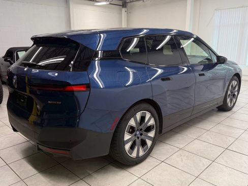 Used 2022 BMW iX xDrive50 w/ Convenience Package AWD/4WD image 9