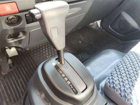 Used 2024 Isuzu NPR image 20