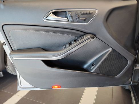 Used 2017 Mercedes-Benz GLA 250 image 27
