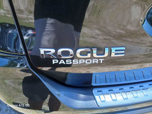 Used 2020 Nissan Rogue S FWD image 14