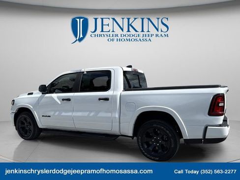 Used 2025 RAM 1500 Big Horn AWD/4WD image 7