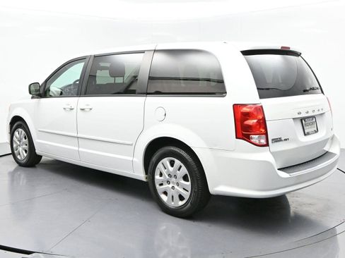 Used 2017 Dodge Grand Caravan SE FWD image 5