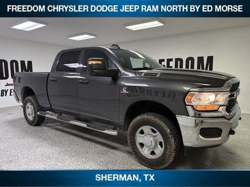 Used 2024 RAM 2500 Tradesman w/ Chrome Appearance Group AWD/4WD image 2