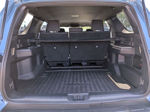 Used 2025 Toyota 4Runner SR5 AWD/4WD image 32