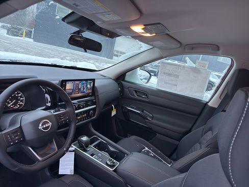 New 2026 Nissan Pathfinder SV image 25