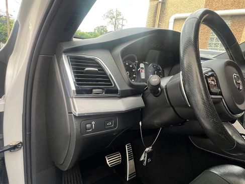 Used 2017 Volvo XC90 T6 R-Design w/ Vision Package AWD/4WD image 14